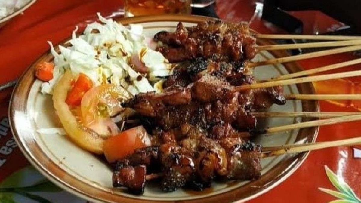 Sate Ndesa Tritik: Rasa yang Menggigit Jiwa Cilacap